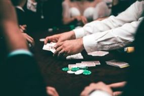 Pokój pokerowy – Graj z innymi graczami